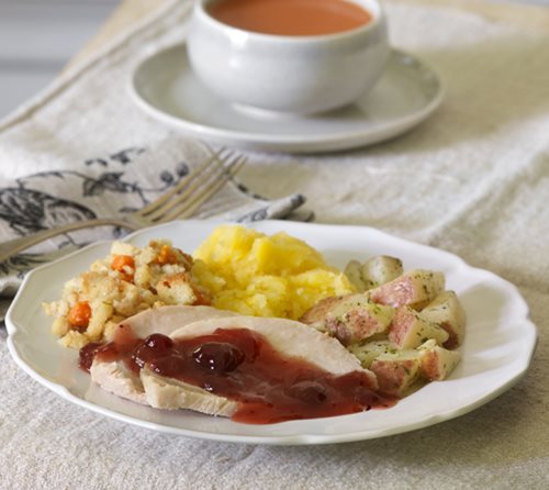 84629_Turkey_with_Cranberry_Orange_Sauce_560x500.jpg